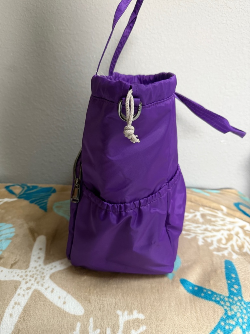 Lug DITTY XL Tote Bag~Grape Purple~NEW in packaging~Lightweight Everyday Carry - Picture 4 of 11
